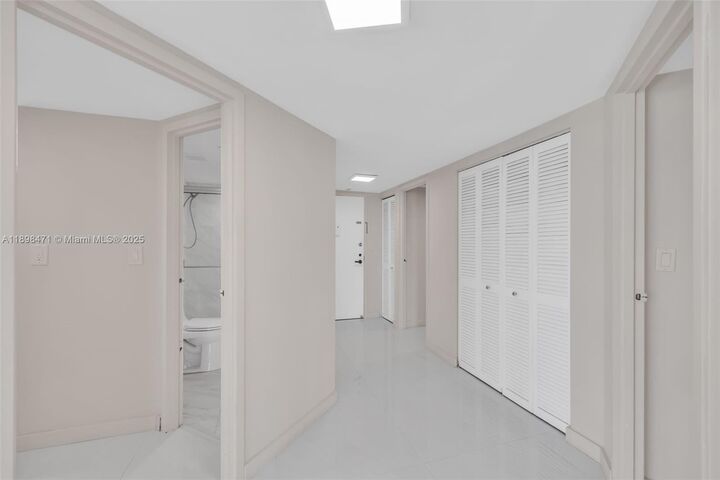 Property Photo: 2333 Brickell Ave 1701 FL 33129