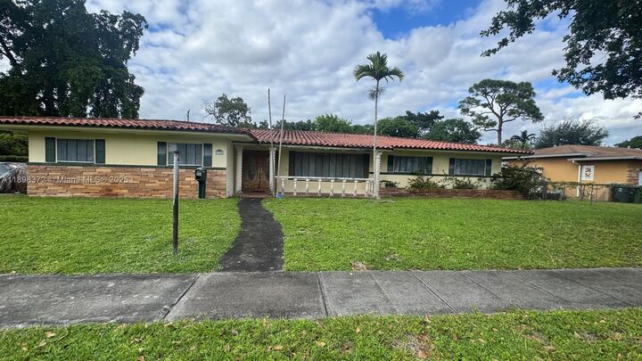 395 NW 123rd St  North Miami FL 33168 photo