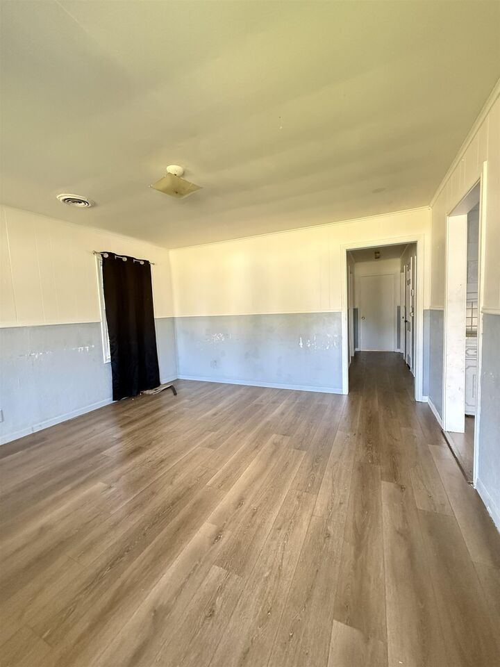 Property Photo: 210 Myrna Loy Dr TX 77705