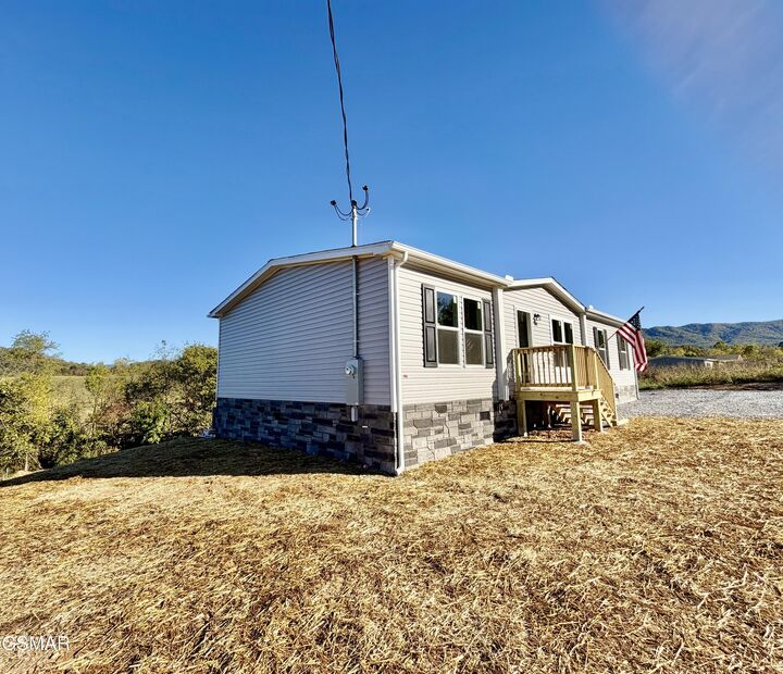 Property Photo: 185 Little Meadow Creek Road TN 37743
