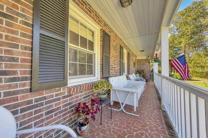 Property Photo: 489 Royal Oak Drive SC 29302