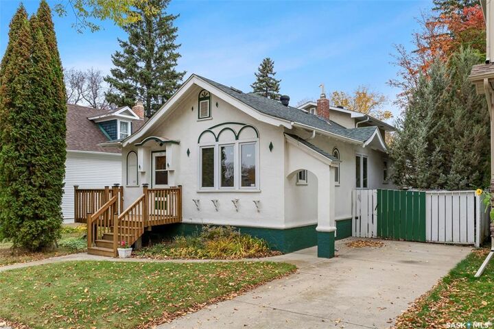 Property Photo: 131 6th Street E SK S7H 1B4