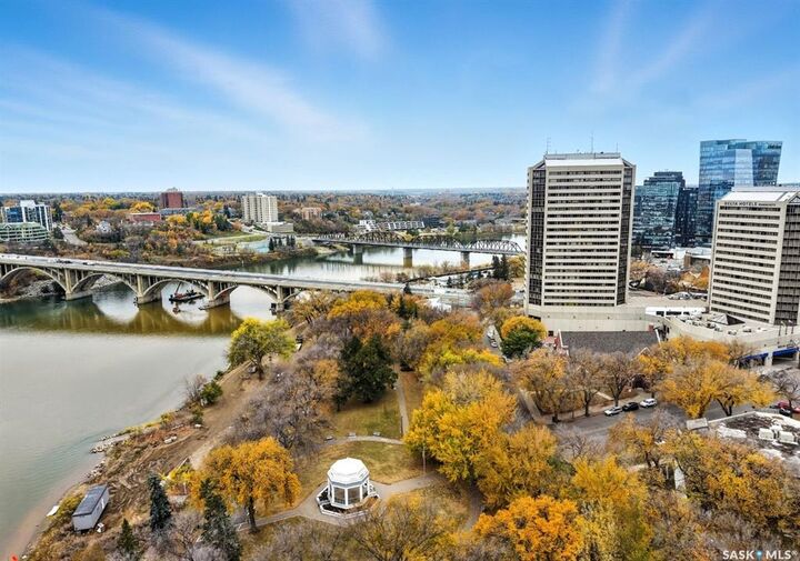 Property Photo: 424 Spadina Crescent E 470 SK S7K 6X7