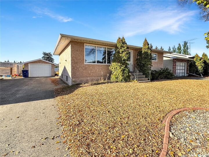 Property Photo:  264 7th Avenue W  SK S0K 4L0