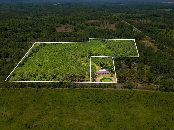 Property Photo: 140 David Clemons Lane FL 32352