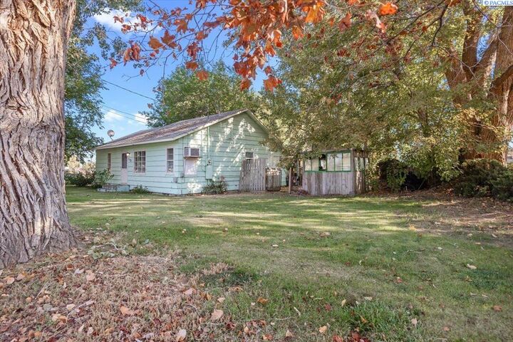 Property Photo:  3323 S Gum Street  WA 99337 