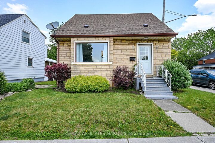 Photo de la propriété: 157 Elmsley Street N ON K7A 2H8