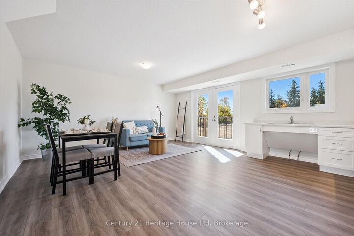 Property Photo:  465 Garafraxa Street W 3  ON N1M 0L6 