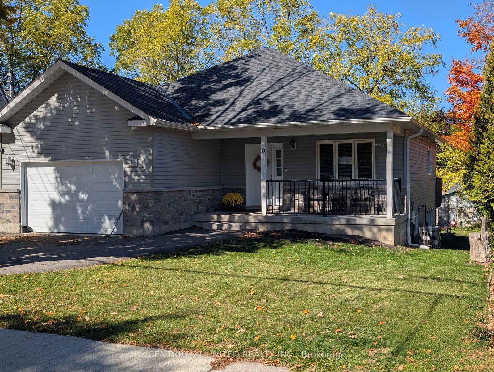 Property Photo: 10 William Street ON K0L 2H0