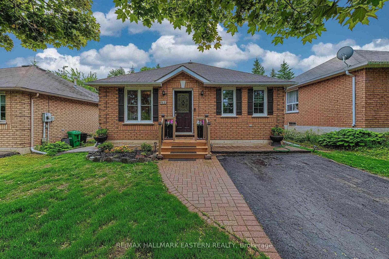 Property Photo: 297 Towerhill Road ON K9H 7N1