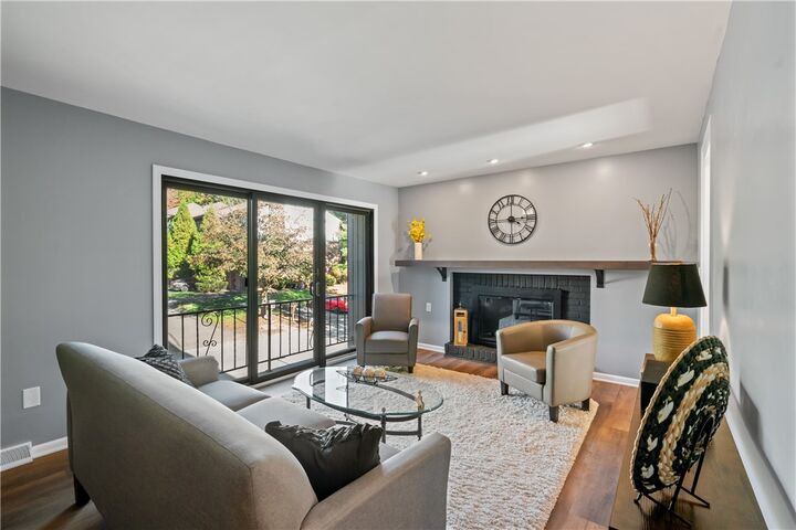Property Photo: 238 Woodbridge Dr PA 15237