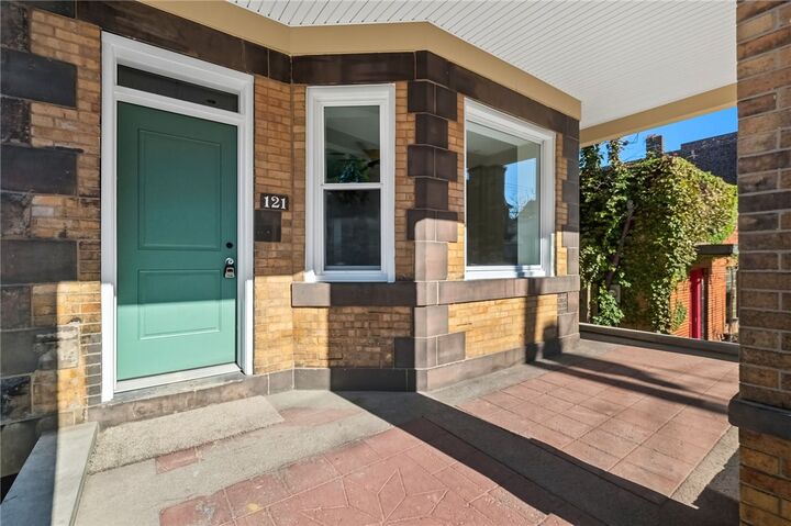 Property Photo:  121 Shetland Street  PA 15206 