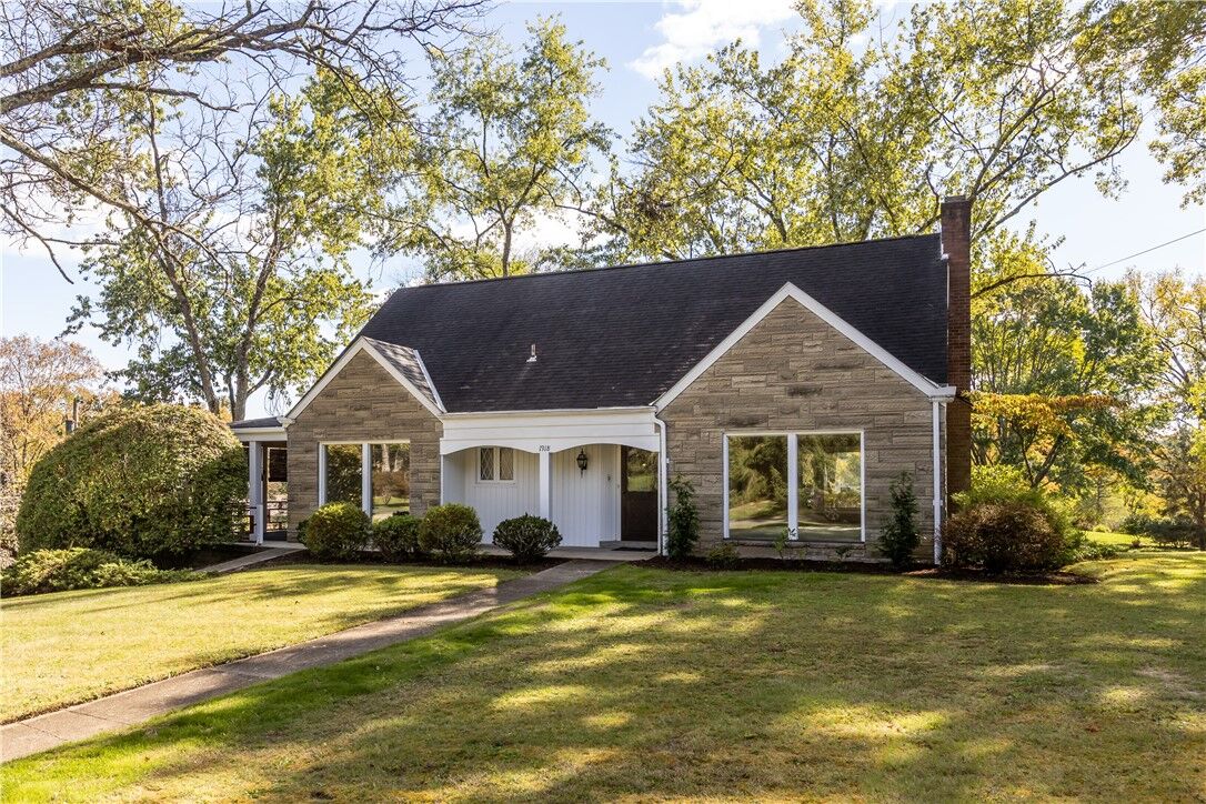Property Photo:  1918 Concord Dr.  PA 15101 