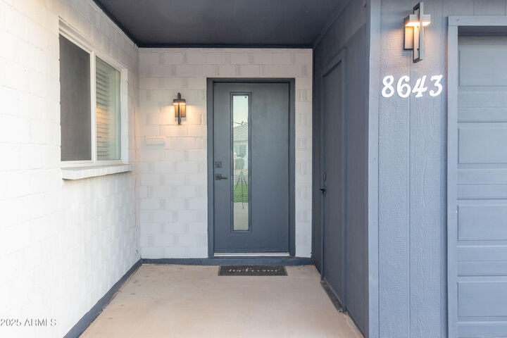 Property Photo: 8643 E Rancho Vista Drive AZ 85251
