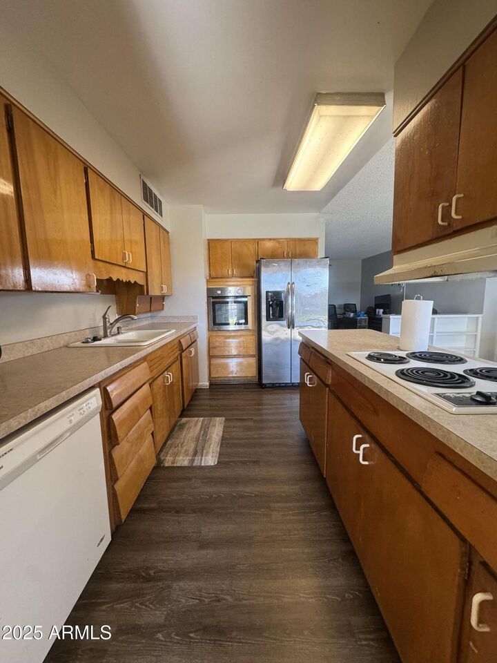 Property Photo:  3819 W Golden Lane  AZ 85051 