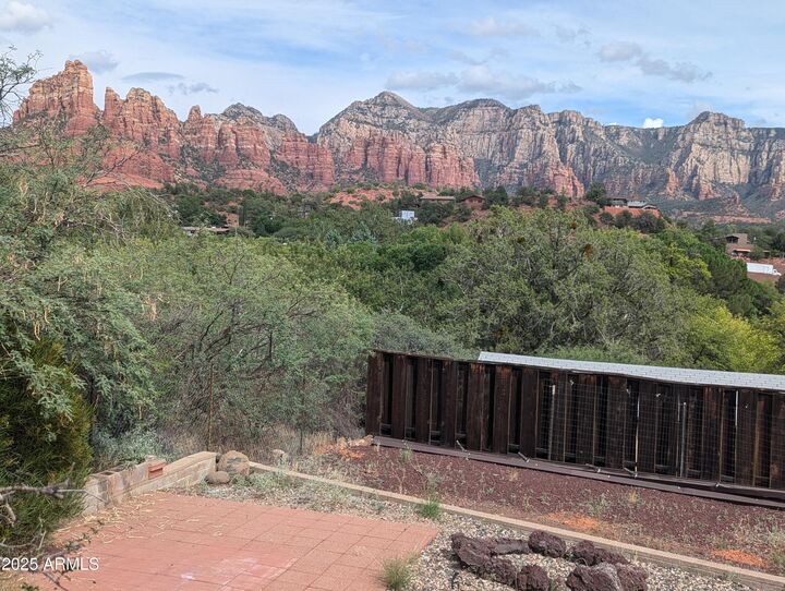 Property Photo: 30 Blackhawk Lane - AZ 86336