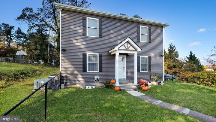 Property Photo:  1104 N York Road  PA 19090