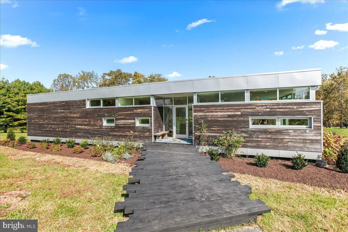 Property Photo: 10222 Van Thompson Road VA 22039