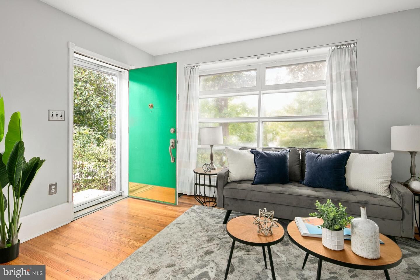 Property Photo:  6381 Lakewood Drive  VA 22041 