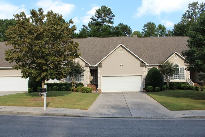 Property Photo: 1510 Thornebrooke Circle GA 30720