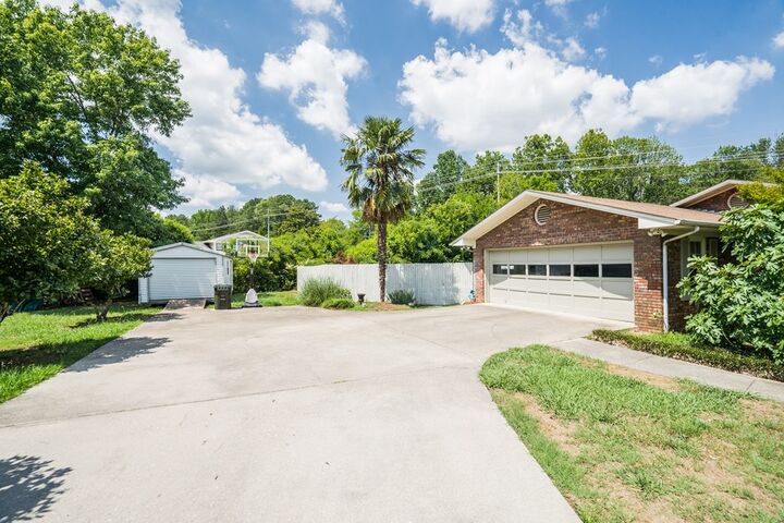 Property Photo: 1900 Tibbs Terrace GA 30720