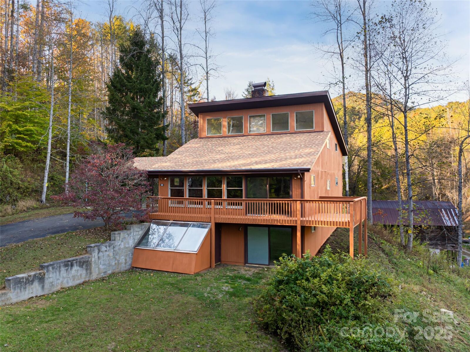 Property Photo: 423 Hardscrabble Road NC 28714