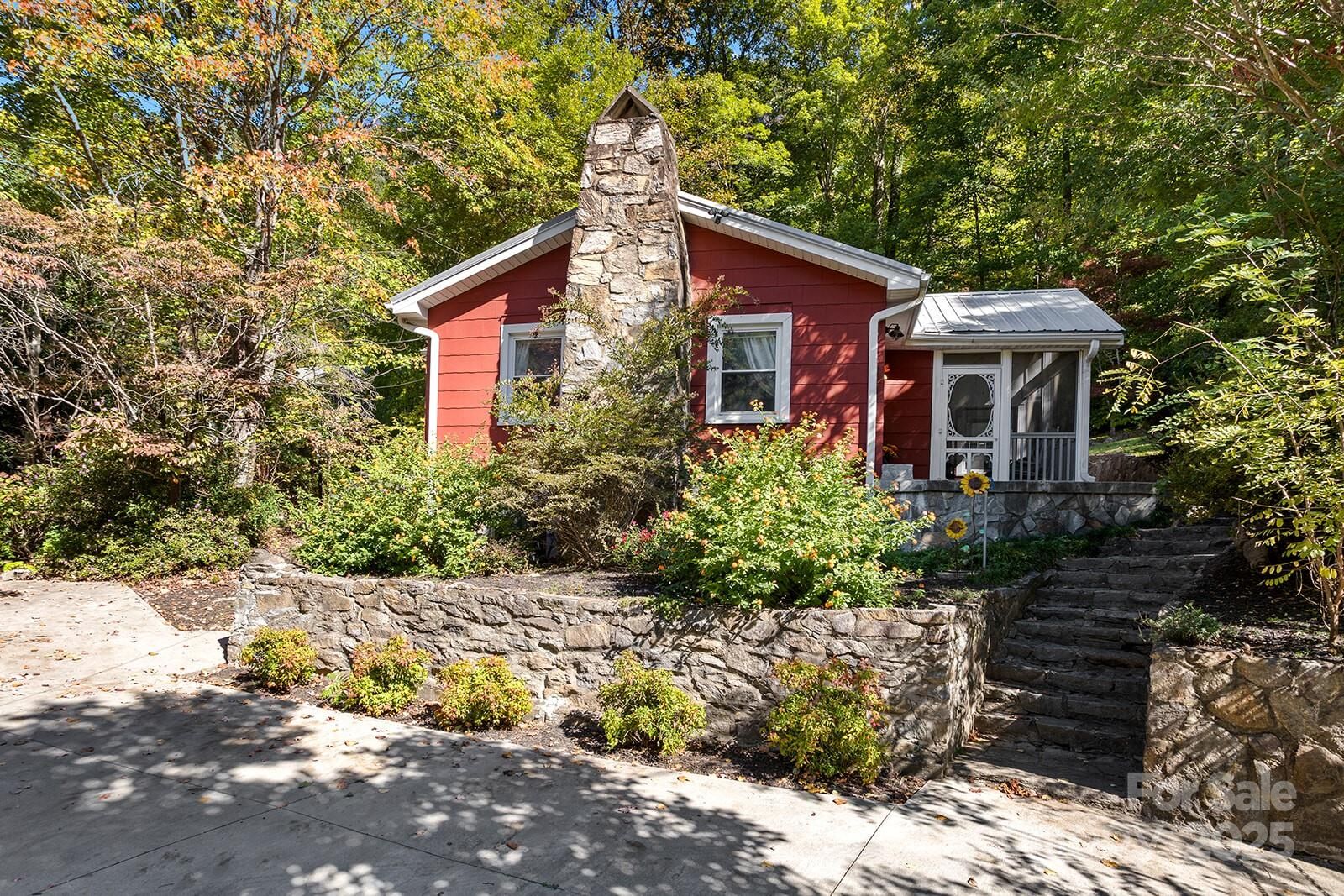 Property Photo:  380 Main Street  NC 28720 