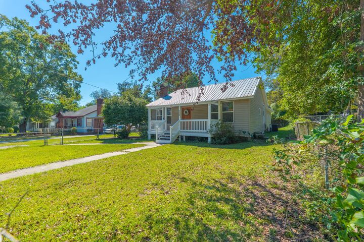 Property Photo:  320 Clarendon Street  SC 29115 