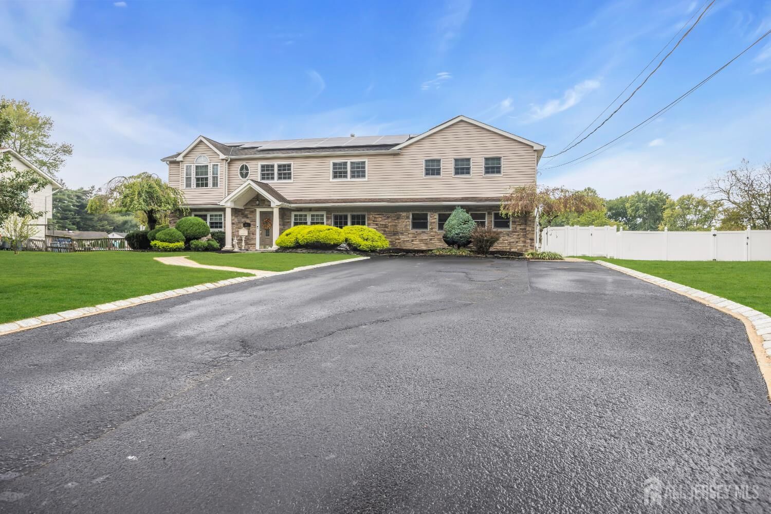 Property Photo: 17 Yorktowne Drive NJ 07726
