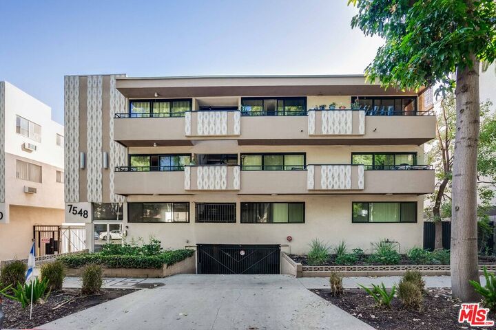 Property Photo: 7548 Hampton Ave CA 90046