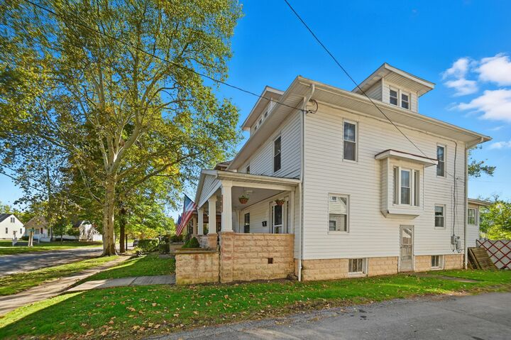 Property Photo:  301 S Vine Street  OH 43302