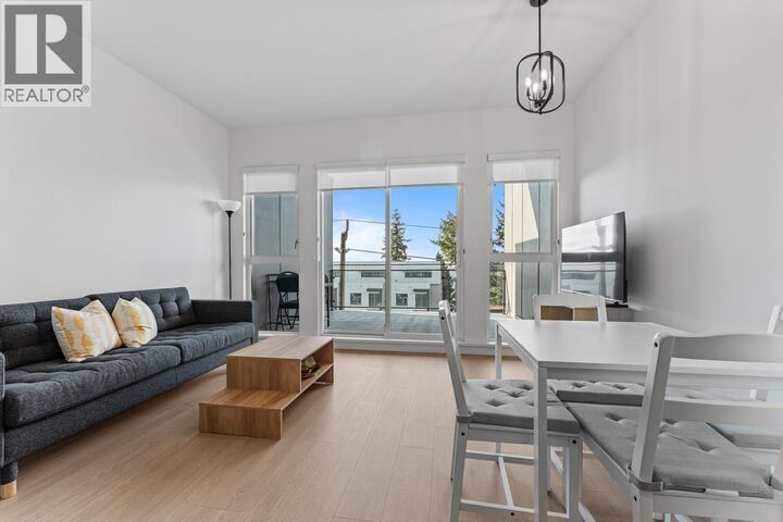 Property Photo: 422 East 3rd Street 45X BC V7L 0K1