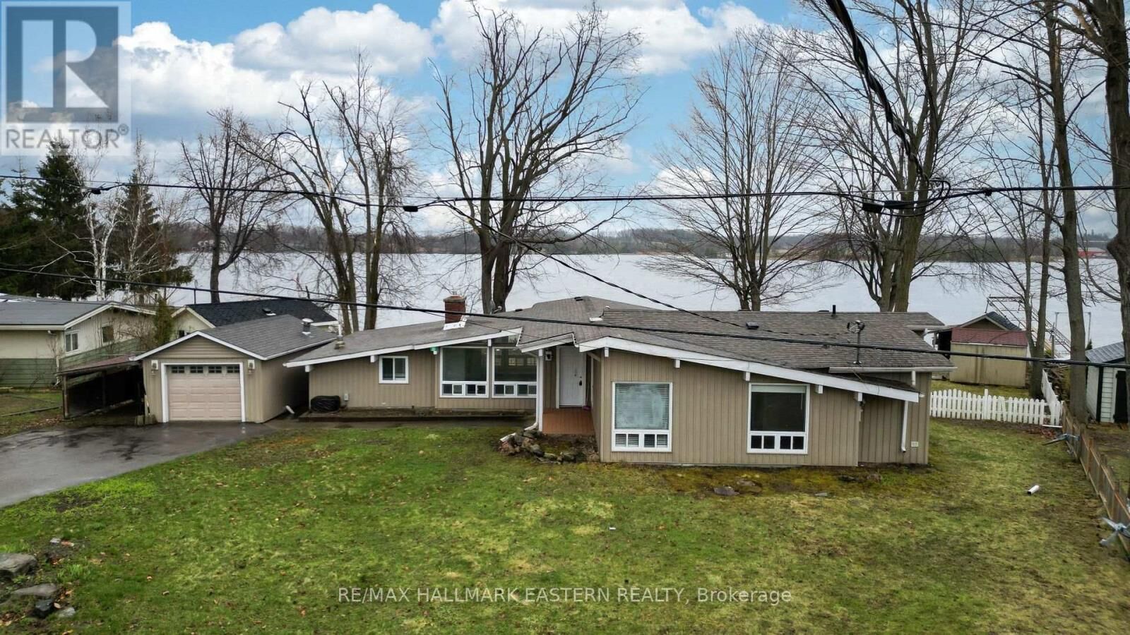 Property Photo:  30 Edgewater Drive  ON K0L 1T0