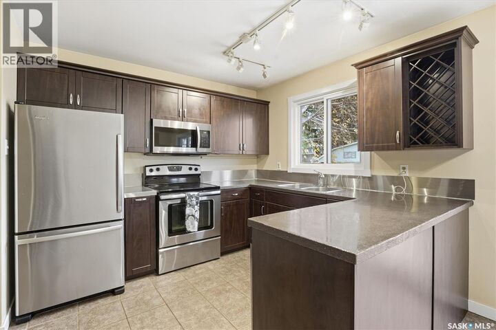 Property Photo: 317 Fisher Crescent SK S7L 5E1
