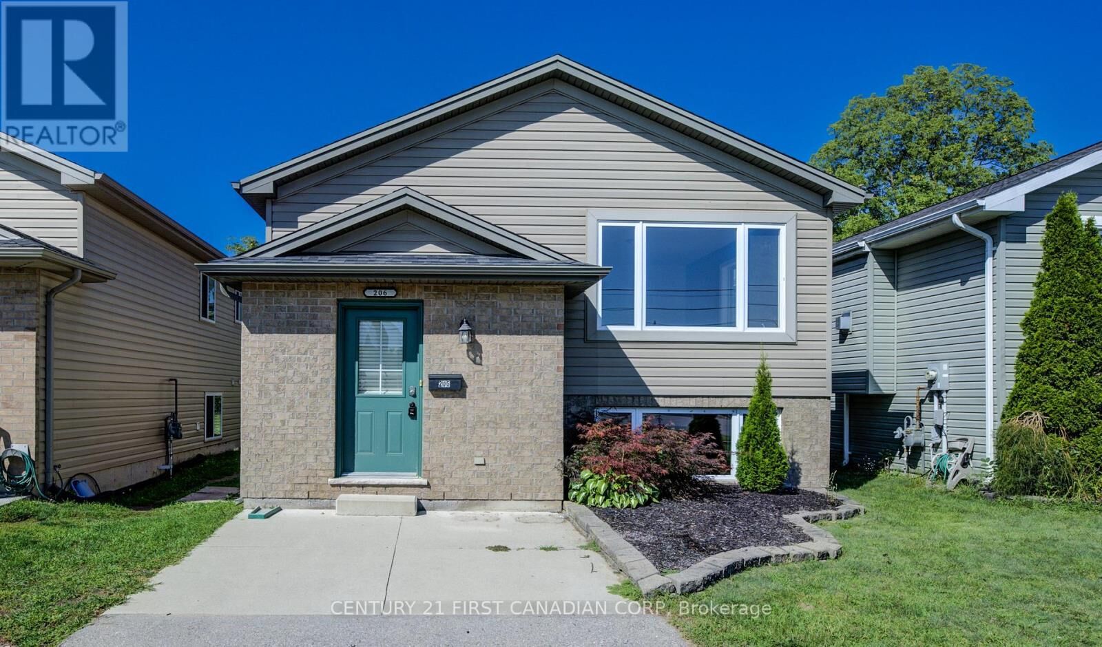 Property Photo: 212 Ewart Street Southwest ON N7G 4G6