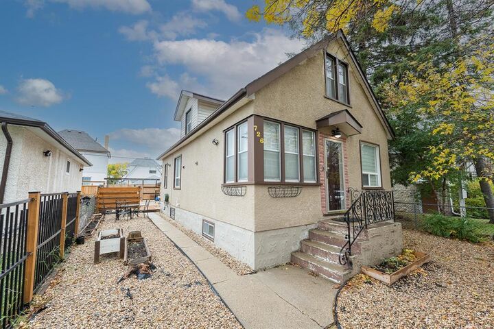 726 Alfred Avenue  Winnipeg MB R2W 1Y9 photo