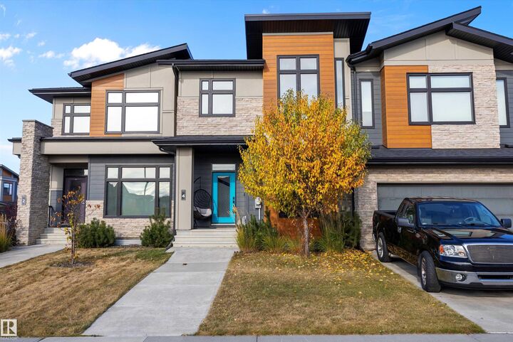 Property Photo: 4 Fosbury Link AB T8B 0B3
