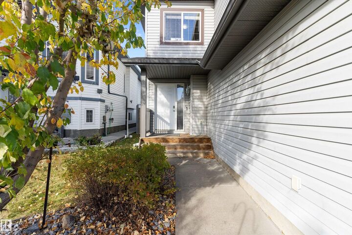 Property Photo: 1510 37A Avenue NW AB T6T 0E3