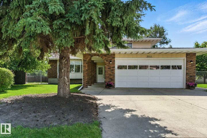 2011 89 Street NW  Edmonton AB T6K 2A2 photo