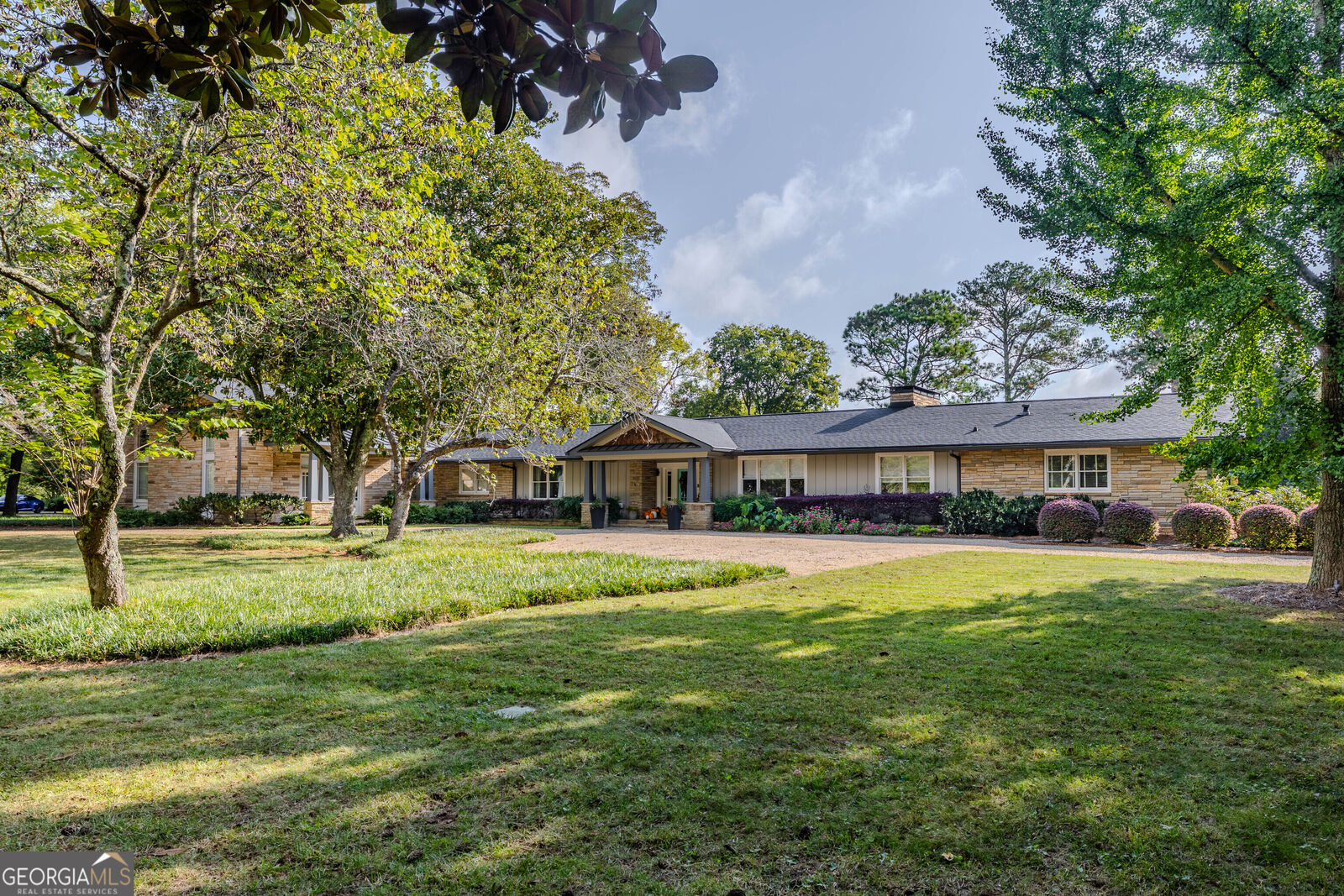 Property Photo: 15 Mimosa Drive SE GA 30161