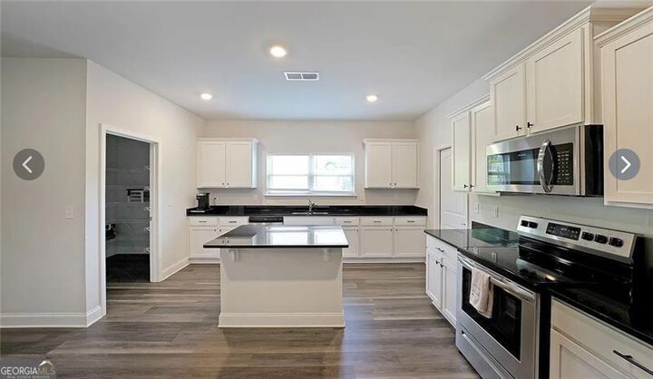 Property Photo:  1838 Abbey Road  GA 30223 