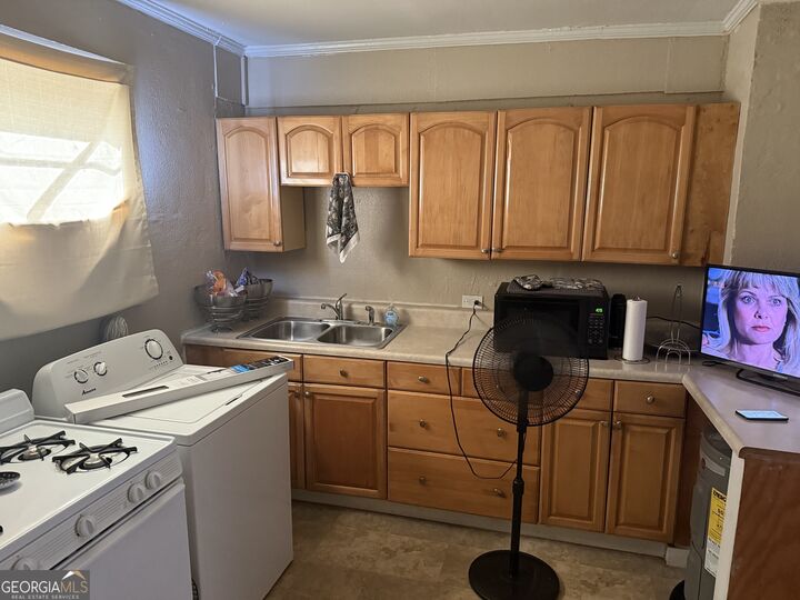 Property Photo: 608 S Harlem Circle GA 30241