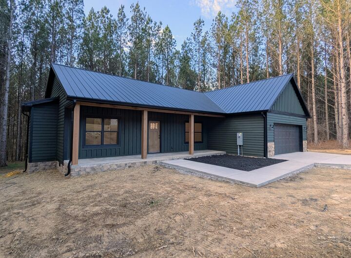 Property Photo:  131 White Water Run Lane  TN 37361 