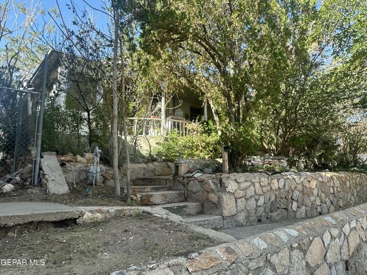 Property Photo: 1207 N Kansas Street TX 79902