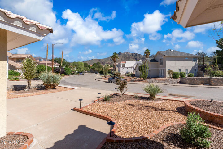 Property Photo: 937 Via Monte Street TX 79912
