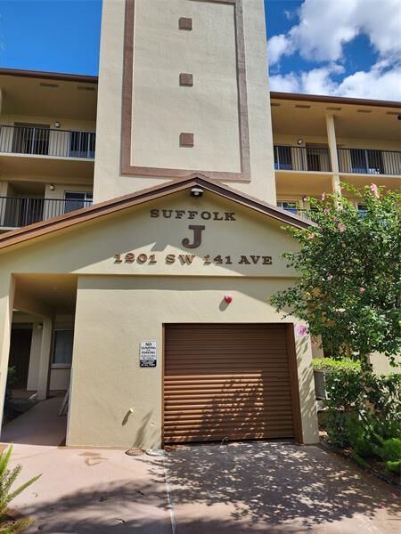Property Photo:  1201 SW 141st Ave 403 J  FL 33027