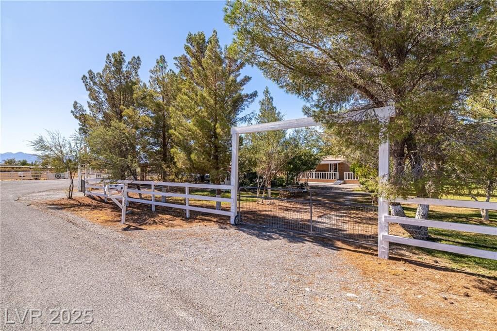Property Photo:  700 Cynthia Street  NV 89048 