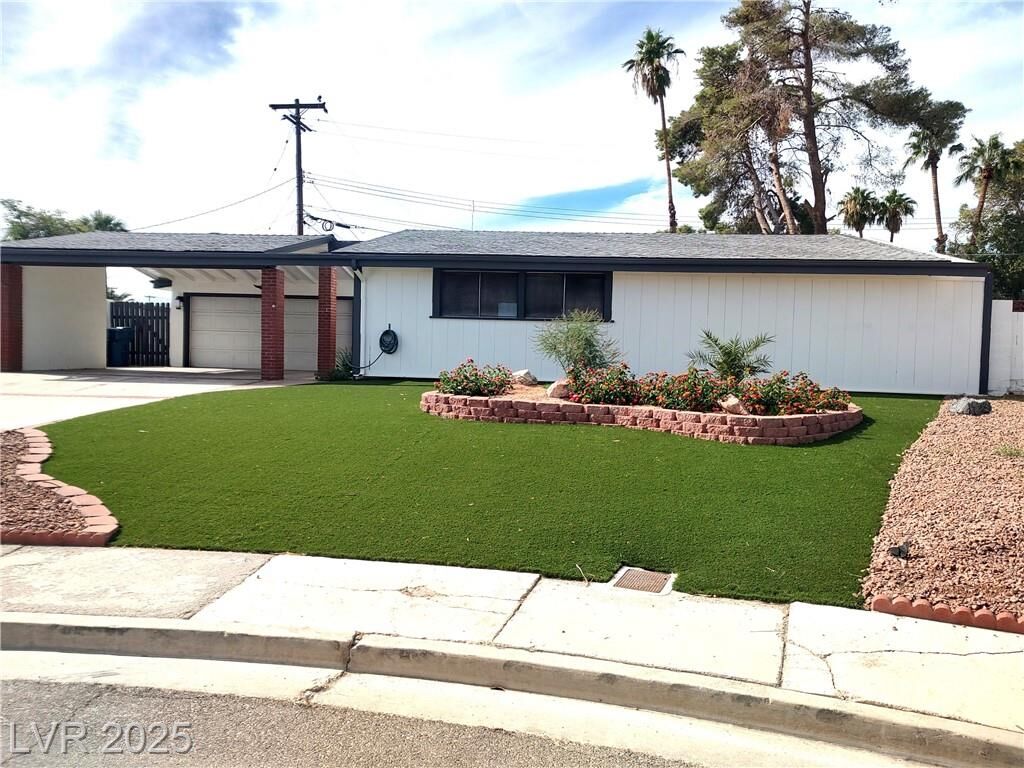 Property Photo: 3221 Sombrero Circle NV 89169