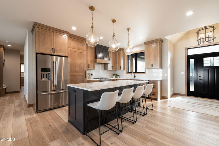Property Photo: 504 Mehrer Drive ND 58504
