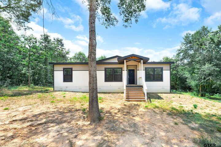 Property Photo:  211 Private Road 3900  TX 75644